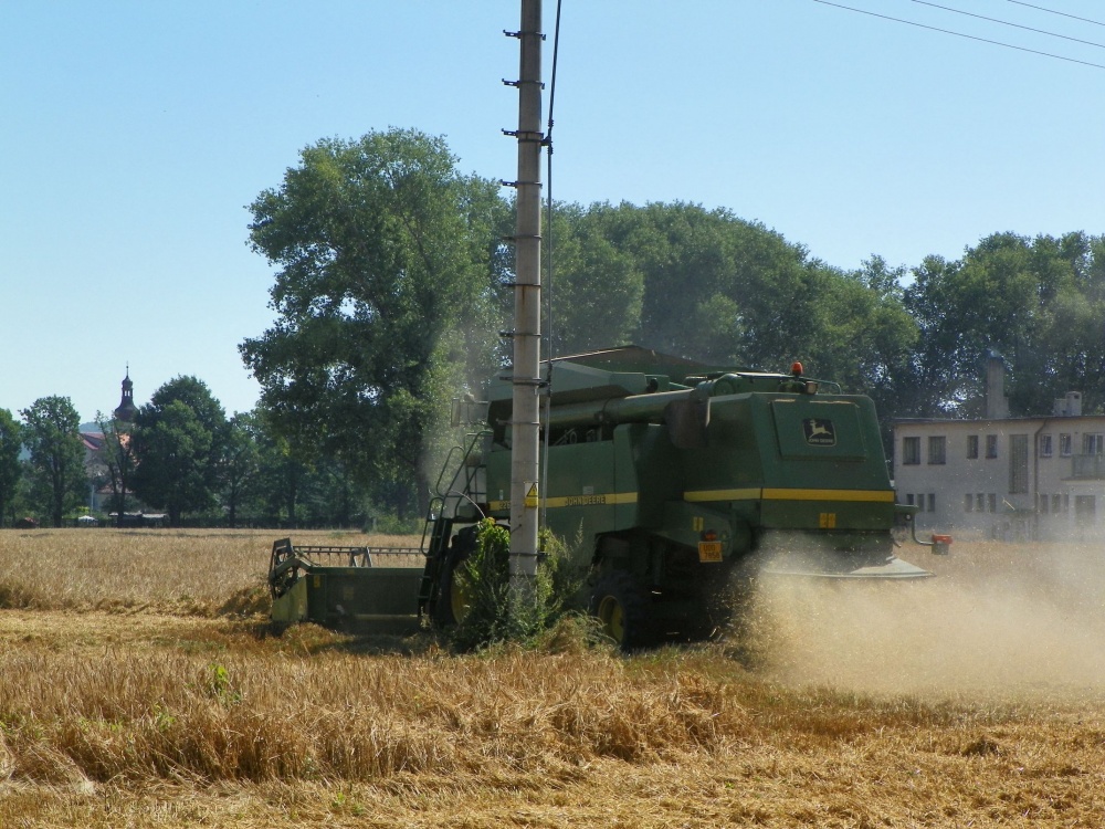 John Deere (Plná velikost v novém okně) John Deere