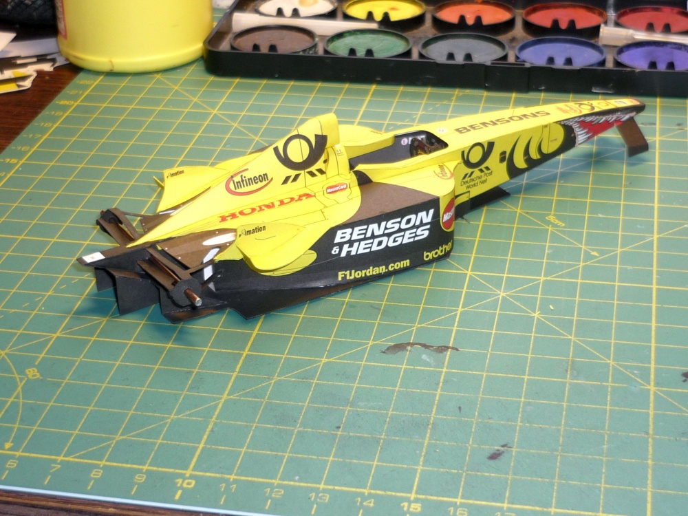 Jordan EJ 11 - Jarno Trulli - 2001 (Plná velikost v novém okně) Jordan EJ 11 - Jarno Trulli - 2001