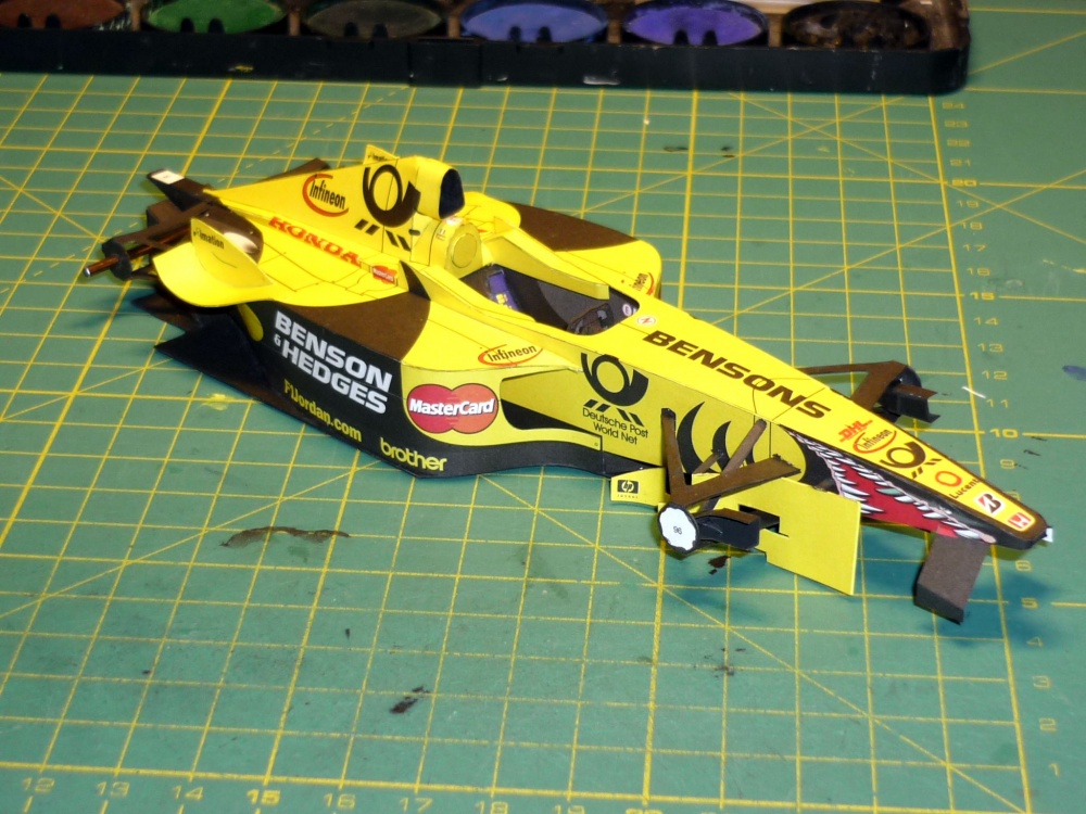 Jordan EJ 11 - Jarno Trulli - 2001 (Plná velikost v novém okně) Jordan EJ 11 - Jarno Trulli - 2001