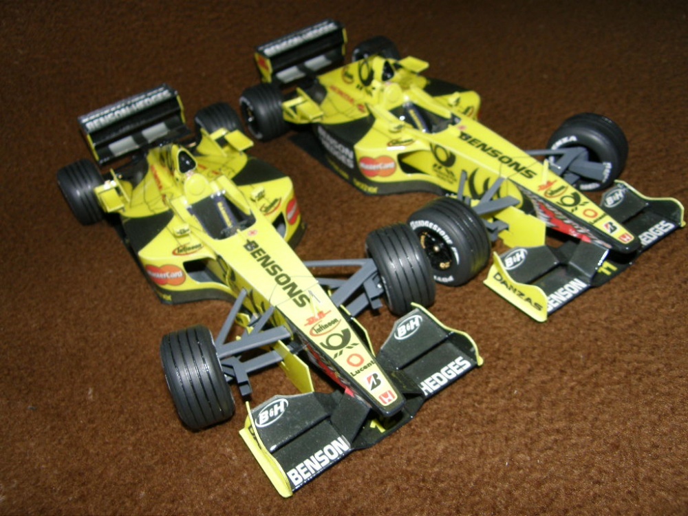 Jordan EJ 11 oba piloti (Pln� velikost v nov�m okn�) Jordan EJ 11 oba piloti