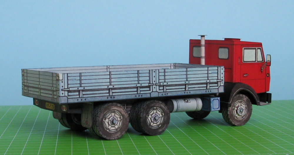 KAMAZ 5320 (Plná velikost v novém okně) KAMAZ 5320