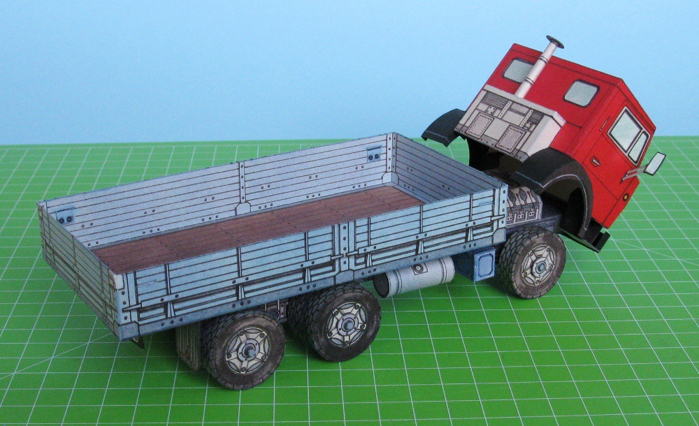KAMAZ 5320 (Plná velikost v novém okně) KAMAZ 5320
