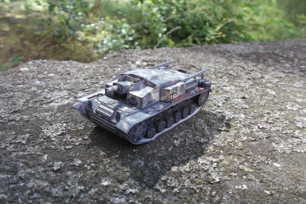 274334
