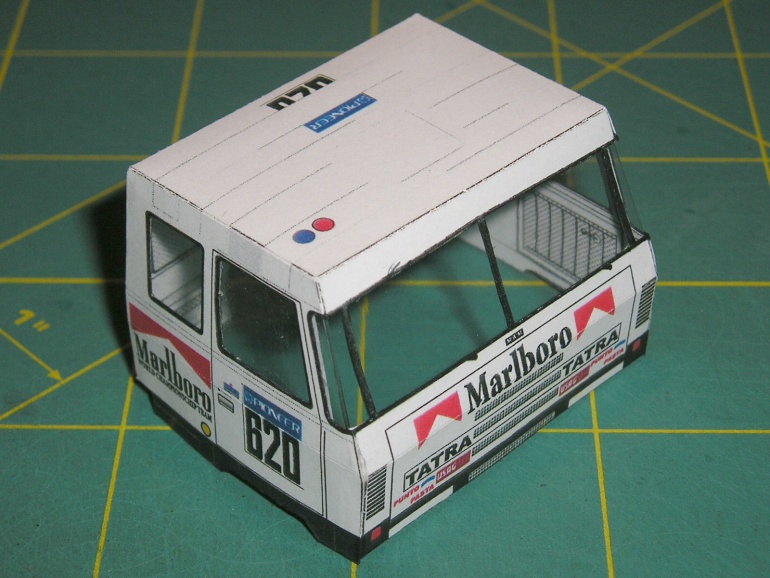 KAMIONY DAKAR 1988 (Plná velikost v novém okně) KAMIONY DAKAR 1988