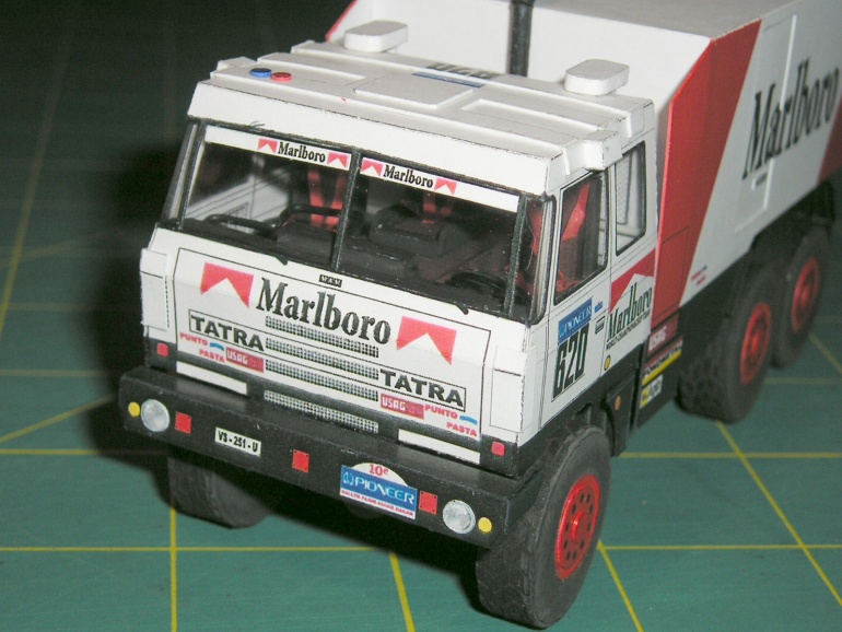 KAMIONY DAKAR 1988 (Plná velikost v novém okně) KAMIONY DAKAR 1988