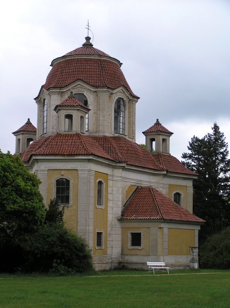 Kaple sv. Anny - Panenské Břežany (Plná velikost v novém okně) Kaple sv. Anny - Panenské Břežany