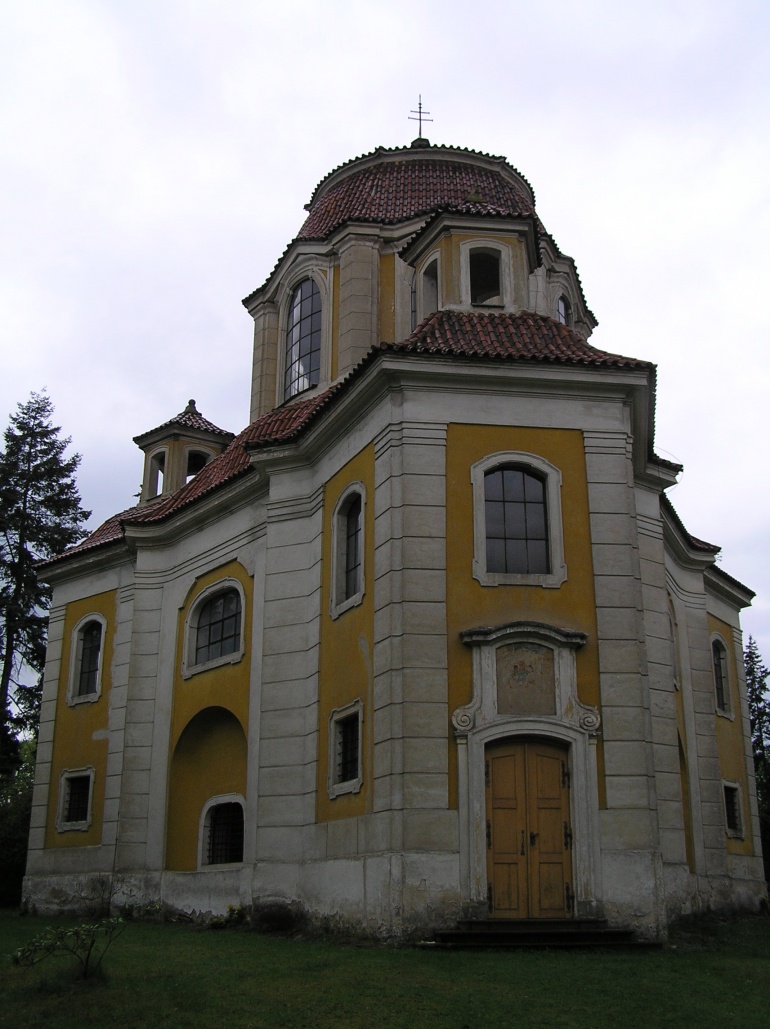 Kaple sv. Anny - Panenské Břežany (Plná velikost v novém okně) Kaple sv. Anny - Panenské Břežany