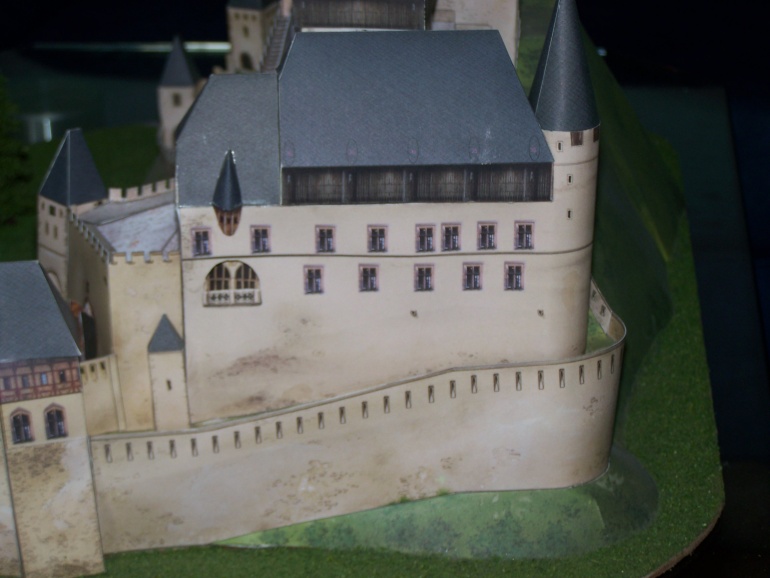Karlštejn (Plná velikost v novém okně) Karlštejn