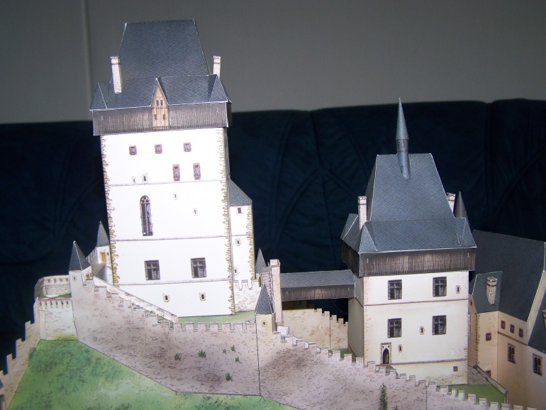 Karlštejn (Plná velikost v novém okně) Karlštejn