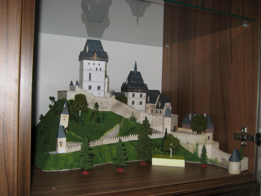 Karlštejn (Plnďż˝ velikost v novďż˝m oknďż˝) Karlštejn