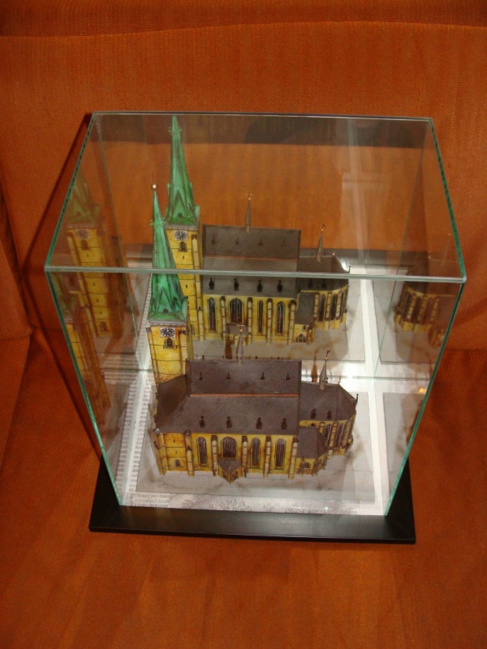 Katedrála Sv.Bartoloměje v Plzni (Plnďż˝ velikost v novďż˝m oknďż˝) Katedrála Sv.Bartoloměje v Plzni