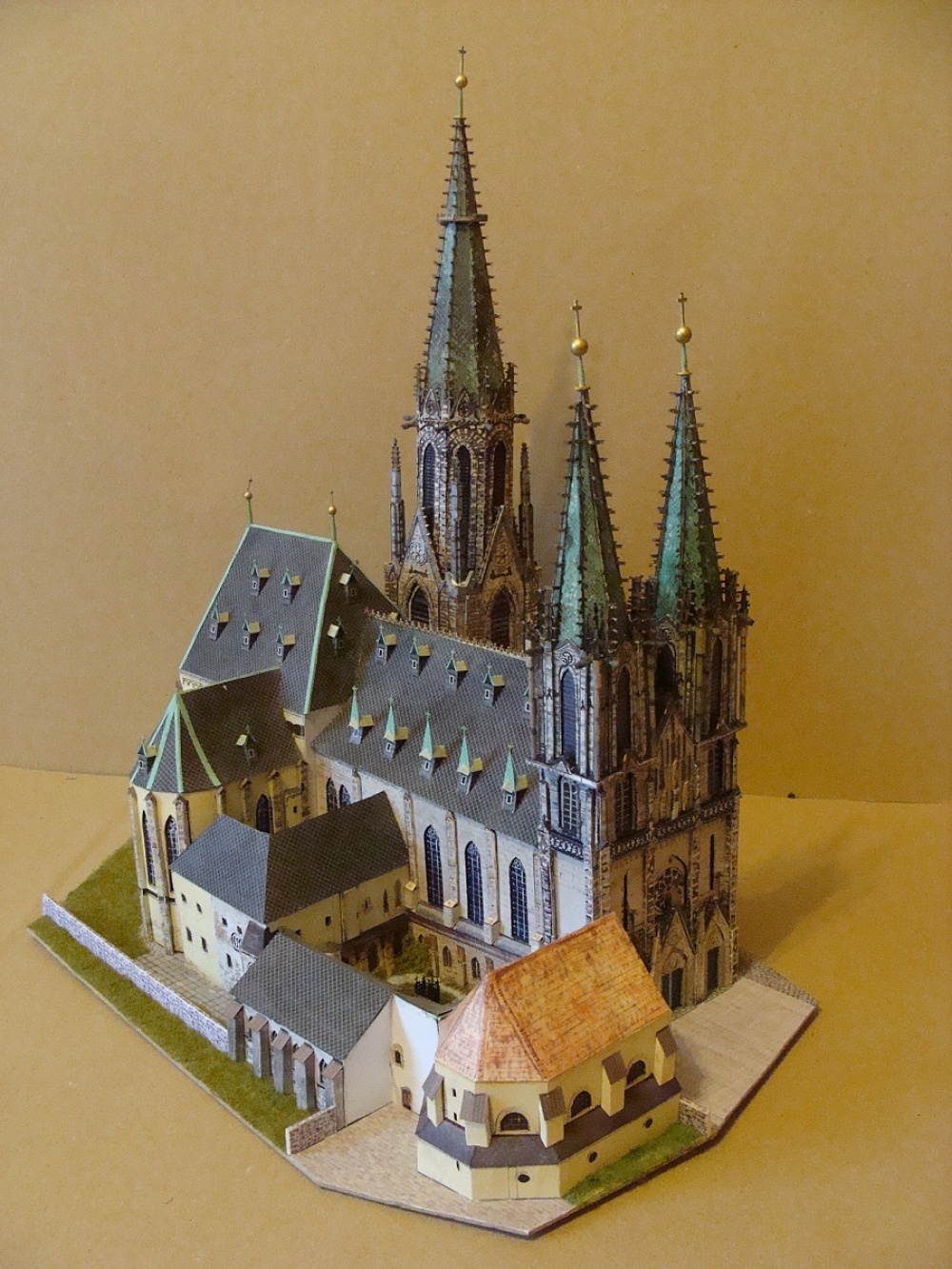 Katedrála Sv.Václava (Plná velikost v novém okně) Katedrála Sv.Václava