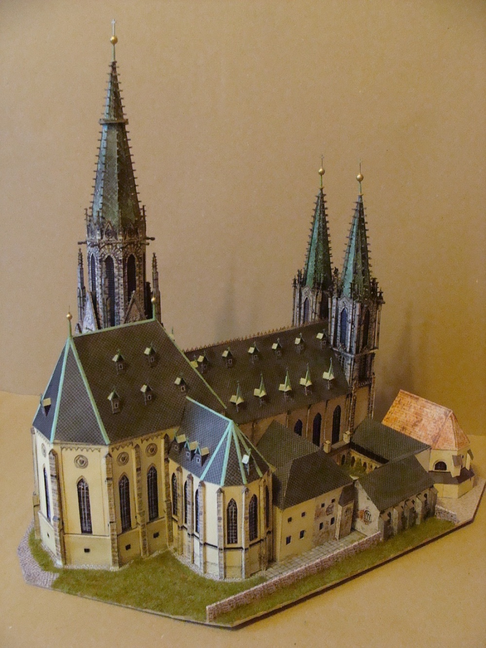 Katedrála Sv.Václava (Plná velikost v novém okně) Katedrála Sv.Václava