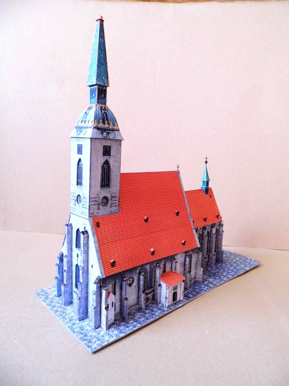 katedrála Sv.Martina Bratislava (Plná velikost v novém okně) katedrála Sv.Martina Bratislava