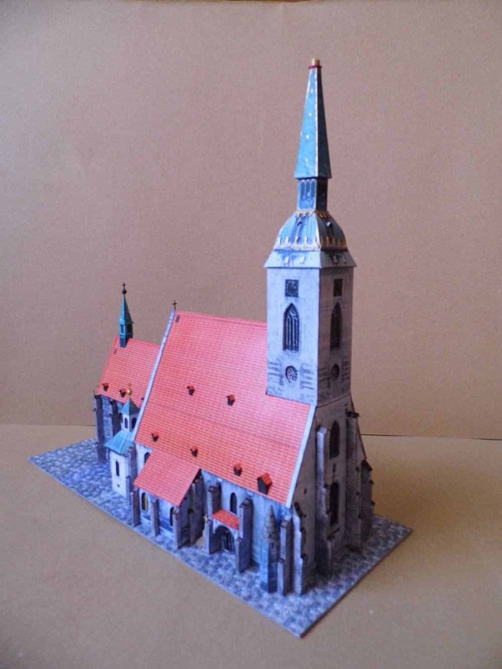 katedrála Sv.Martina Bratislava (Plnďż˝ velikost v novďż˝m oknďż˝) katedrála Sv.Martina Bratislava