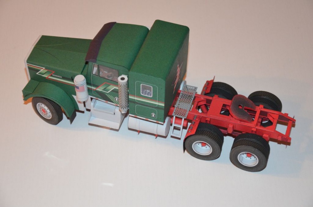 Kenworth W900 (Plná velikost v novém okně) Kenworth W900