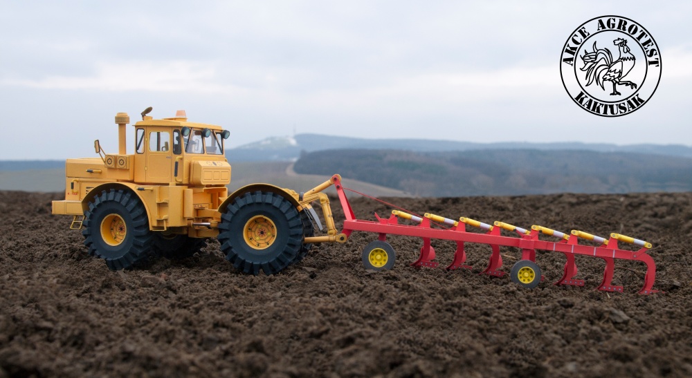 Kirovec K-700A (Plná velikost v novém okně) Kirovec K-700A