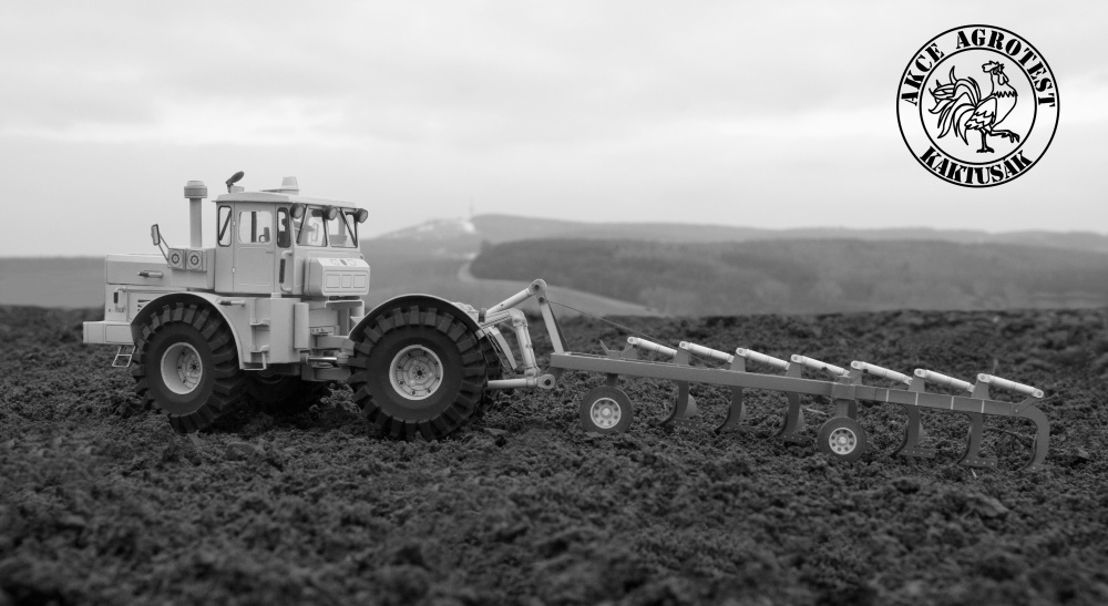 Kirovec K-700A (Plná velikost v novém okně) Kirovec K-700A