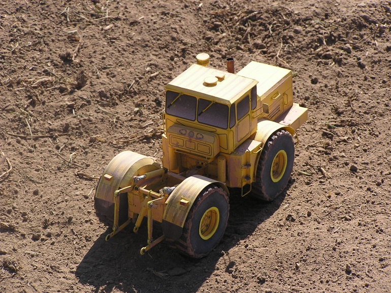 Kirovets K700 (Plná velikost v novém okně) Kirovets K700