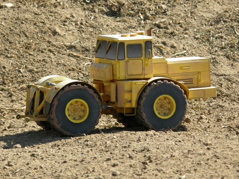 Kirovets K700 (Plná velikost v novém okně) Kirovets K700