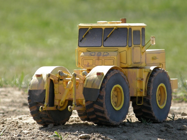 Kirovets K700