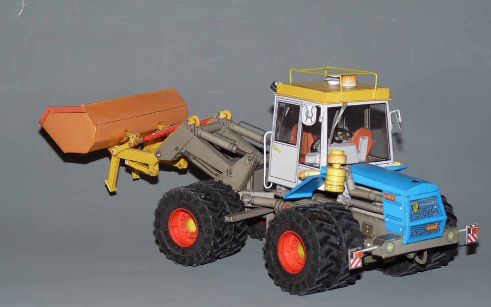 Kloubový traktor Škoda Š-180 BETA (Plná velikost v novém okně) Kloubový traktor Škoda Š-180 BETA