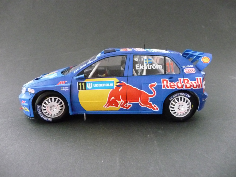 Škoda Fabia WRC RedBull (Plná velikost v novém okně) Škoda Fabia WRC RedBull