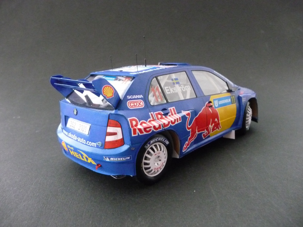 Škoda Fabia WRC RedBull (Plná velikost v novém okně) Škoda Fabia WRC RedBull