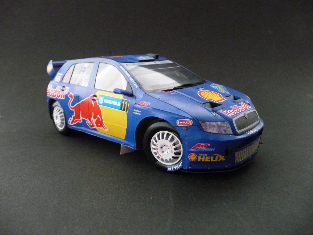 Škoda Fabia WRC RedBull (Plnďż˝ velikost v novďż˝m oknďż˝) Škoda Fabia WRC RedBull