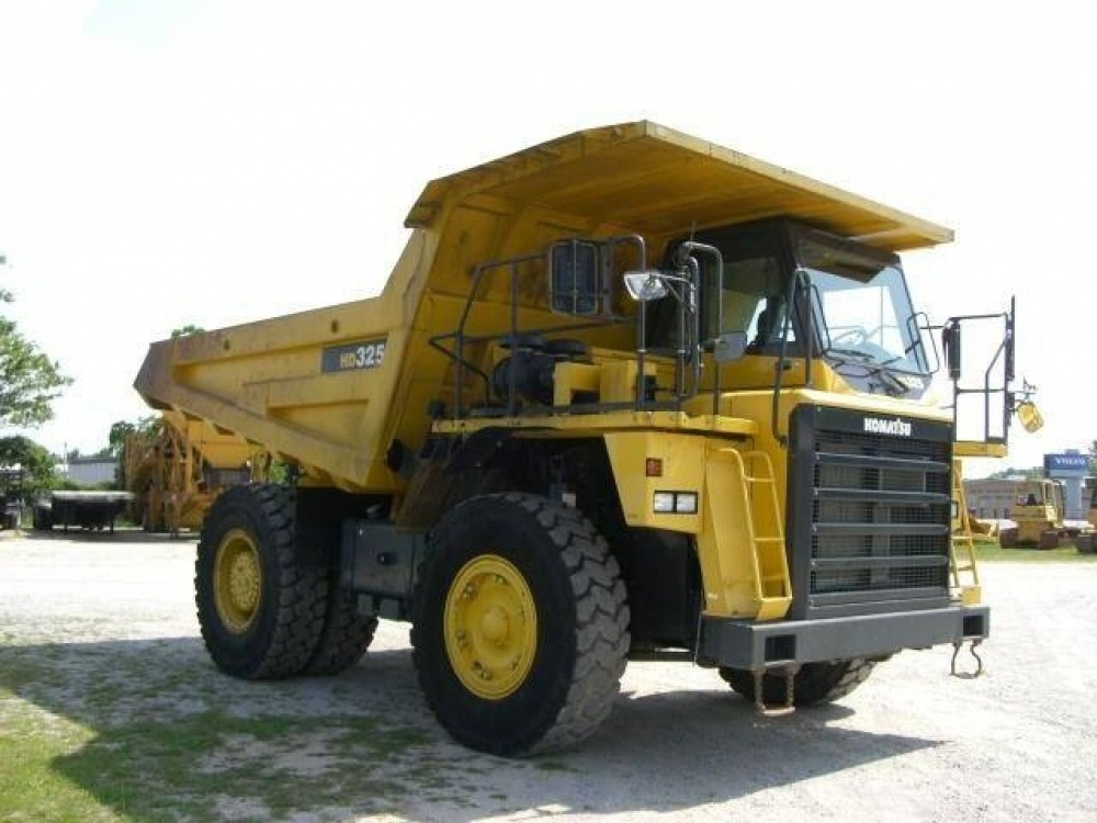 Komatsu HD 325-7 (Plná velikost v novém okně) Komatsu HD 325-7