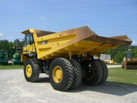 Komatsu HD 325-7 Komatsu HD 325-7