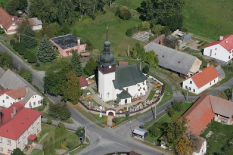 Kostel v Bobrůvce Kostel v Bobrůvce