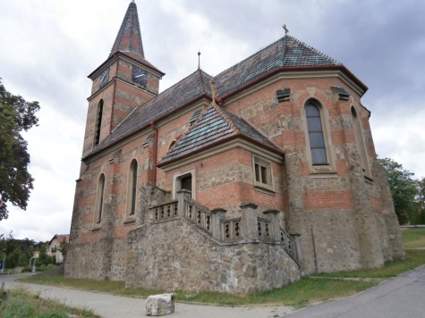 Kostel sv. Cyrila a Metoděje v Bílovicích nad Svitavou Kostel sv. Cyrila a Metoděje v Bílovicích nad Svitavou