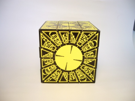 Kostka z filmu Hellraiser, vlastn� model cca 