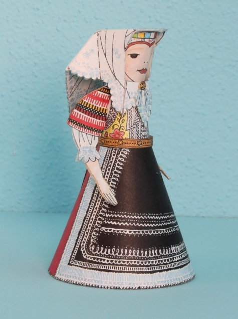 Krojované figurky a brouk Kamil Krojované figurky a brouk Kamil
