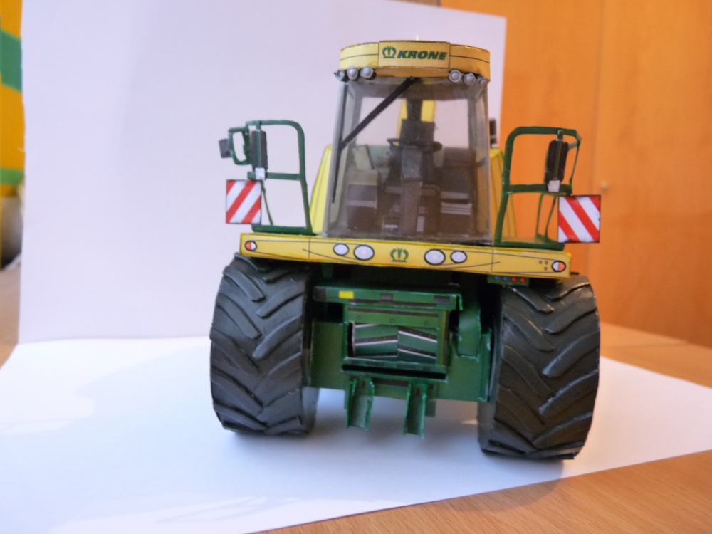 Krone Big X 700 s lištou easy flow 3001 (Plná velikost v novém okně) Krone Big X 700 s lištou easy flow 3001