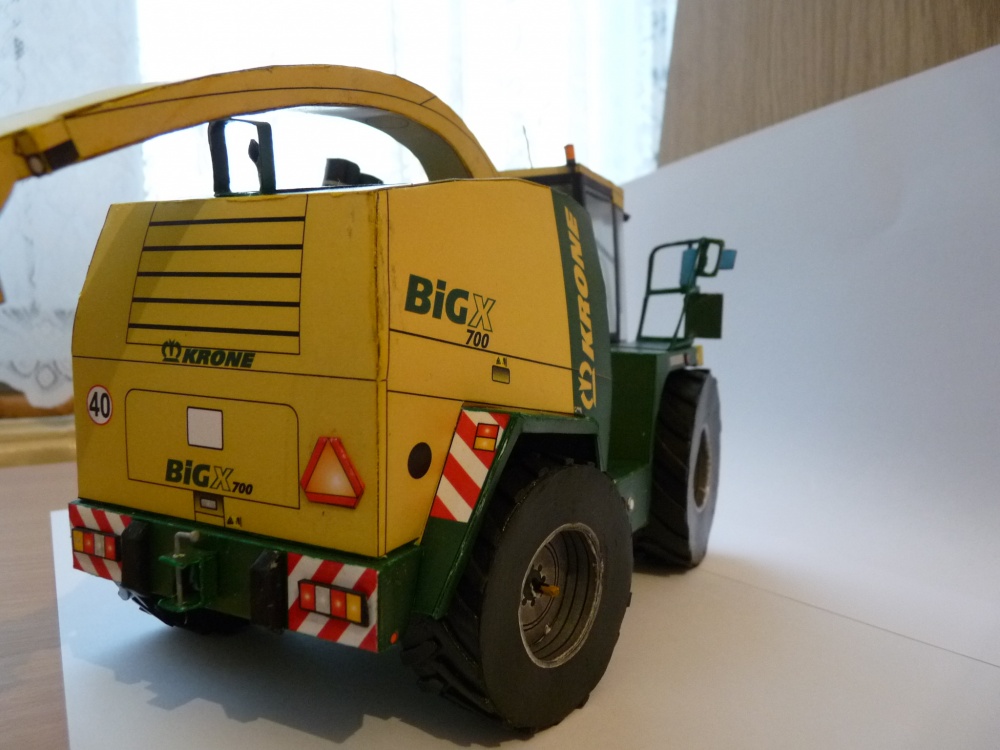 Krone Big X 700 s lištou easy flow 3001 (Plná velikost v novém okně) Krone Big X 700 s lištou easy flow 3001