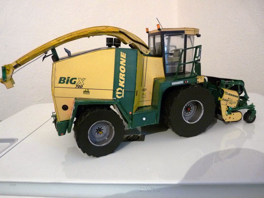 Krone Big X 700 s lištou easy flow 3001 (Plná velikost v novém okně) Krone Big X 700 s lištou easy flow 3001