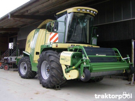 Krone BigX V8 s li�tou easy flow