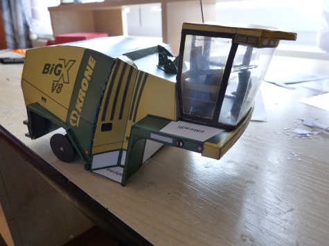Krone BigX V8 s li�tou easy flow