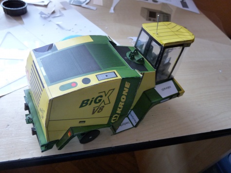 Krone BigX V8 s li�tou easy flow
