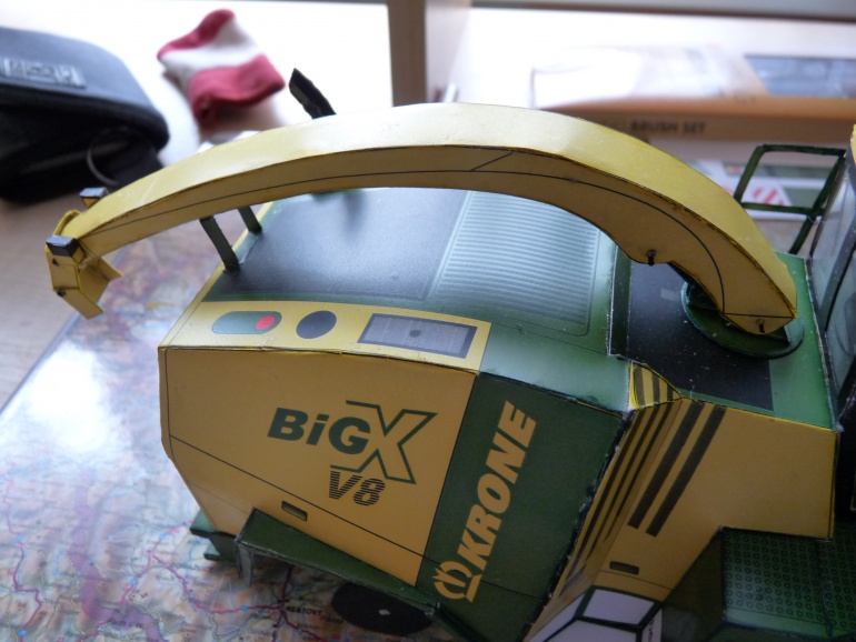 Krone BigX V8 s li�tou easy flow