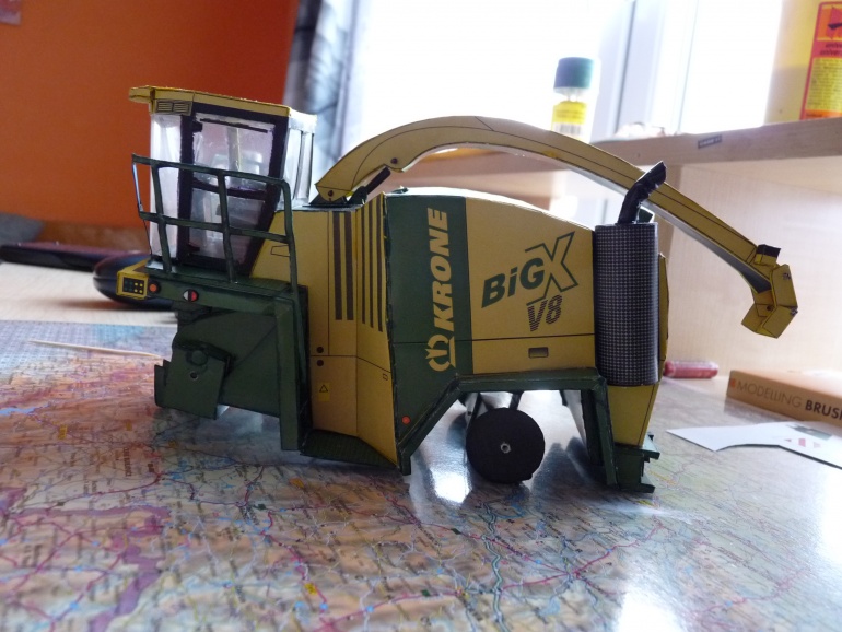 Krone BigX V8 s li�tou easy flow