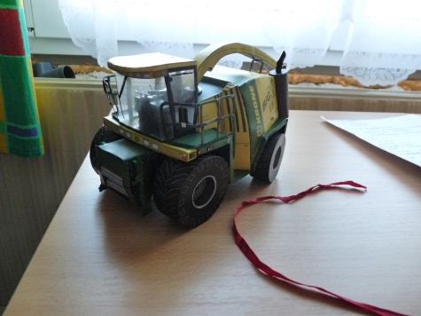 Krone BigX V8 s li�tou easy flow