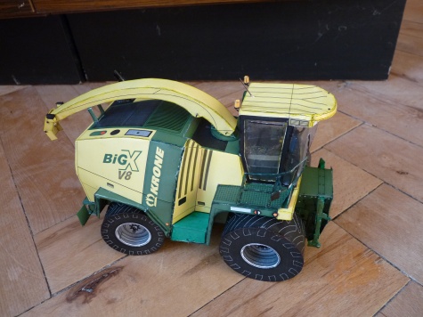 Krone BigX V8 s li�tou easy flow