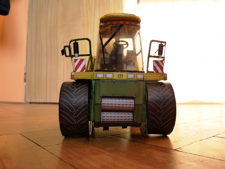 Krone BigX V8 s li�tou easy flow