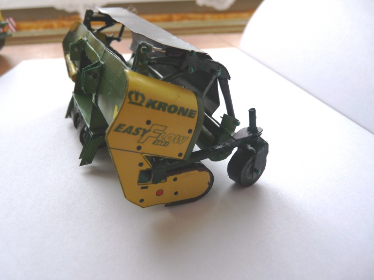 Krone BigX V8 s li�tou easy flow