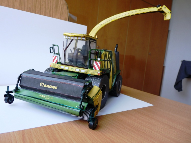 Krone BigX V8 s li�tou easy flow