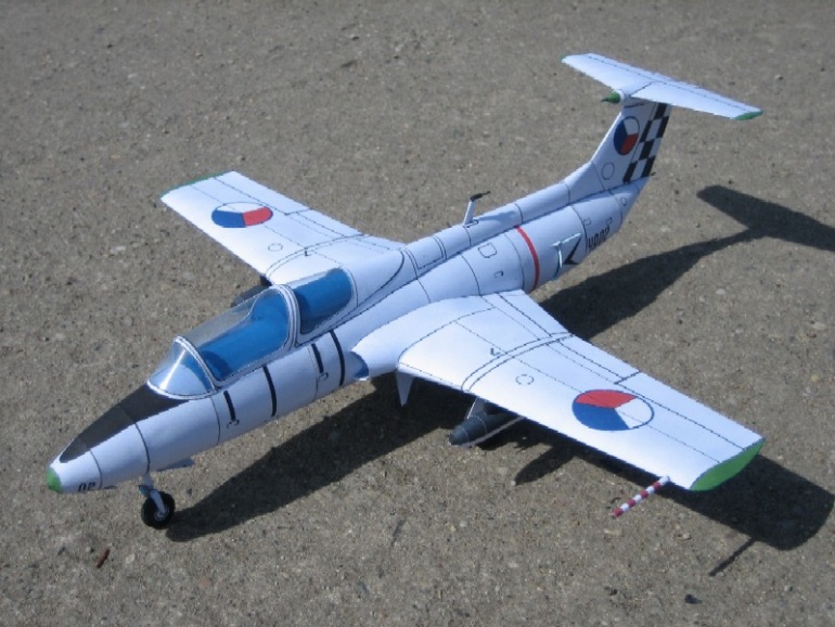 Aero L-29 Delfín (Plná velikost v novém okně) Aero L-29 Delfín
