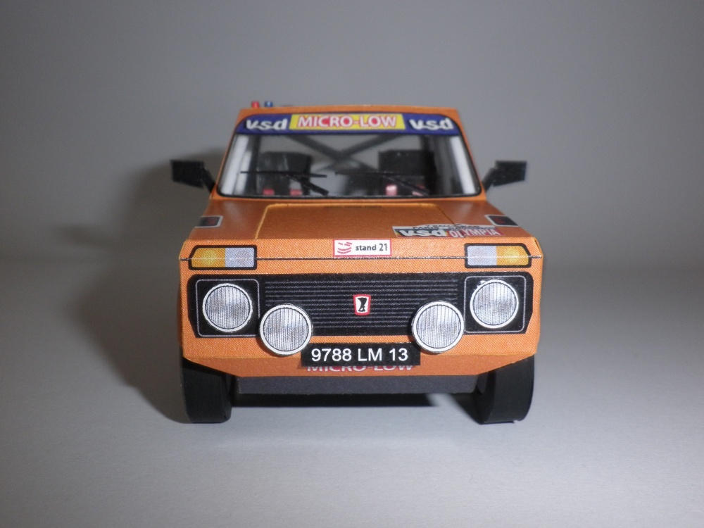 Lada Niva 4x4 Dakar 1985 (Plná velikost v novém okně) Lada Niva 4x4 Dakar 1985